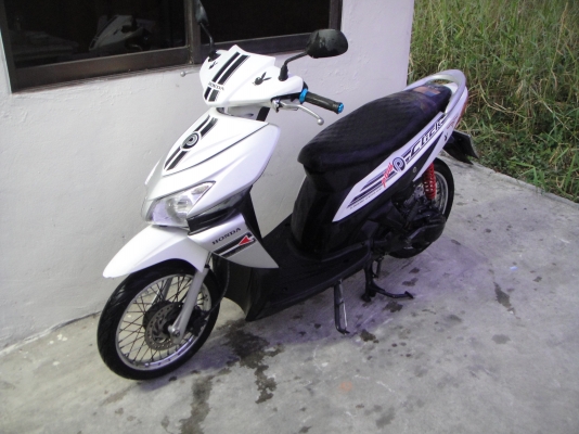 ขายHonda Click Play สีขาว-เทา ปี51