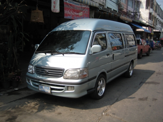 ขายรถตู้ปี 2003 vip เต็ม เบาะ 9 2jz แก๊สหัวฉีด แม็ค17 ยางดี ช่างล่างดี