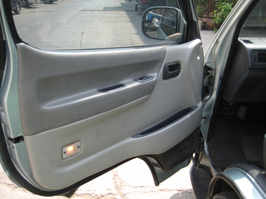 ขายรถตู้ปี 2003 vip เต็ม เบาะ 9 2jz แก๊สหัวฉีด แม็ค17 ยางดี ช่างล่างดี