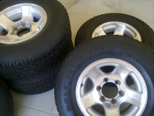 แม็ก15x8.5 6/139 ยางแถม1ชุดถูกๆ