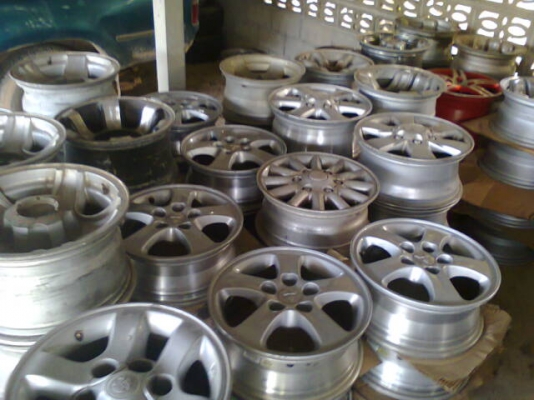 15x7 6/139 ขอบเงาฝาครบชุดนี้สวยๆครับ