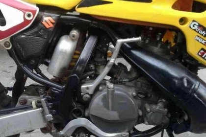 ธารนนทบุรี//ขายรถแข่ง suzuki rm250 สวยๆแรงๆเครื่องแห้งๆ รถอินวอยท์+พรบ ราคา55,000บาท