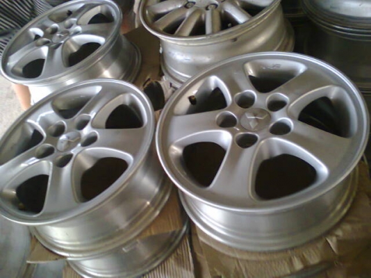 แม็กเดิมMitsubishi  R15 5/114 ถอดป้ายแดงชุดละ4900