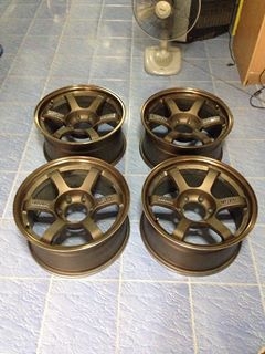 ขายล้อ TE37 ขอบ18 งานเหมือน 6รู สีทองฟอร์จ กว้าง9 ออฟ0  ไหม่ๆ ถูกๆ16800