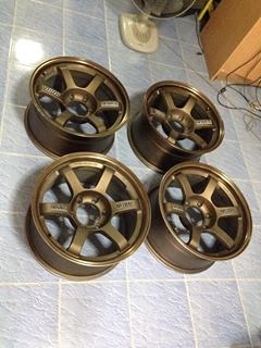 ขายล้อ TE37 ขอบ18 งานเหมือน 6รู สีทองฟอร์จ กว้าง9 ออฟ0 ไหม่ๆ ถูกๆ16800 ขายล้อ TE37 ขอบ18 งานเหมือน 6รู สีทองฟอร์จ กว้าง9 ออฟ0 ไหม่ๆ ถูกๆ16800