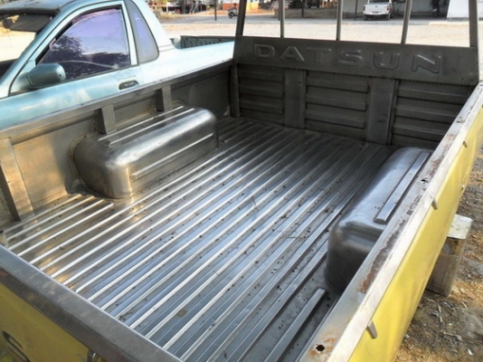 ลูกกระบะสแตนเลส  Datsun ช้างเหยียบ