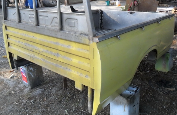 ลูกกระบะสแตนเลส  Datsun ช้างเหยียบ