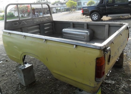 ลูกกระบะสแตนเลส  Datsun ช้างเหยียบ