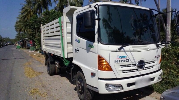รถฮีโน่ 6 ล้อดั้ม 150 แรงม้า. ปี 55  สนใจติดต่อ 081 - 6079515