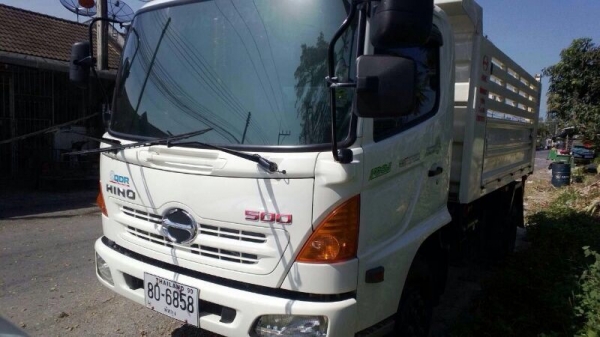 รถฮีโน่ 6 ล้อดั้ม 150 แรงม้า. ปี 55  สนใจติดต่อ 081 - 6079515