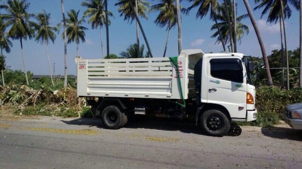 รถฮีโน่ 6 ล้อดั้ม 150 แรงม้า. ปี 55  สนใจติดต่อ 081 - 6079515