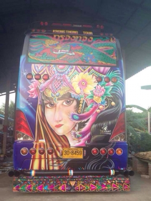 ขายรถบัส 6 ล้อ พัดลม ชั้นครึ่ง 750,000-