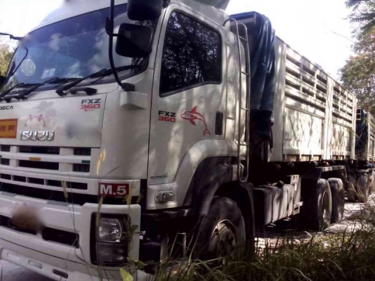 รถอีซูซุ 10 ล้อดั้ม FXZ 360 แรงม้า. ปี 56 ( รถวิ่ง 5x,xxx กว่า กม. ) สนใจติดต่อ 081 - 6079515 รถอีซูซุ 10 ล้อดั้ม FXZ 360 แรงม้า. ปี 56 ( รถวิ่ง 5x,xxx กว่า กม. ) สนใจติดต่อ 081 - 6079515