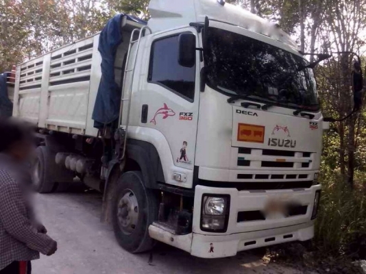 รถอีซูซุ 10 ล้อดั้ม FXZ 360 แรงม้า. ปี 56 ( รถวิ่ง 5x,xxx กว่า กม. ) สนใจติดต่อ 081 - 6079515 รถอีซูซุ 10 ล้อดั้ม FXZ 360 แรงม้า. ปี 56 ( รถวิ่ง 5x,xxx กว่า กม. ) สนใจติดต่อ 081 - 6079515