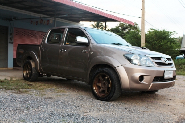 TOYOTA VIGO เครื่อง 3.0 G ปี2005 แต่งซิ่ง ทะเบียนพร้อม 350000