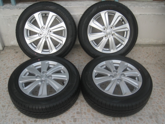 ขายล้อแม็กป้ายแดง New yaris 15"x5.5" et45 4รู100 +ยางยางผลิตสัปดาห์ที่50 ปี13  สนใจติดต่อเล็กคลองสามครับ (081-3747940)