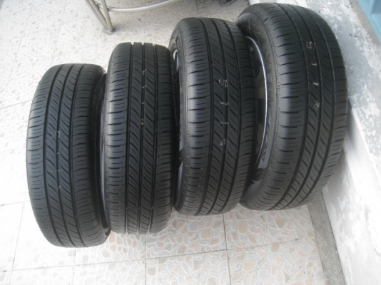 ขายล้อแม็กป้ายแดง New yaris 15"x5.5" et45 4รู100 +ยางยางผลิตสัปดาห์ที่50 ปี13  สนใจติดต่อเล็กคลองสามครับ (081-3747940)