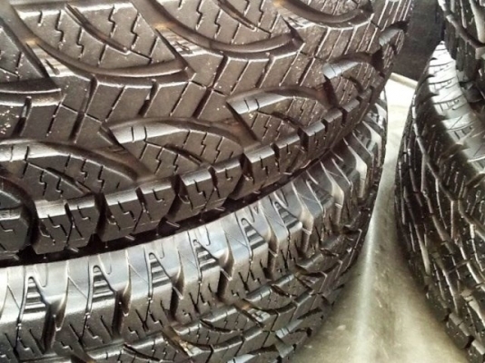 ขายยาง B/S 235 x 70 x 16 Japan ขายยาง B/S 235 x 70 x 16 Japan