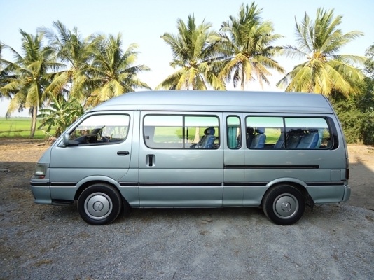 รถตู้  Toyota commuter  หลังคาสูง ช่วงยาว  ขับดี ประหยัด เอกสารพร้อมโอน