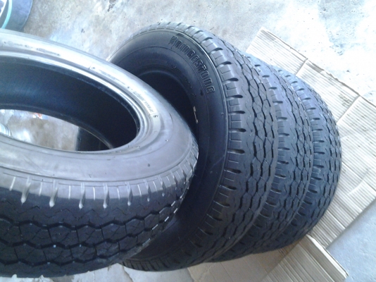 ยาง บริสโตน  215/70/15  ดอกหนาๆนุ่มๆ