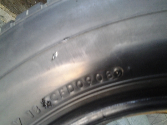 ยาง บริสโตน  215/70/15  ดอกหนาๆนุ่มๆ