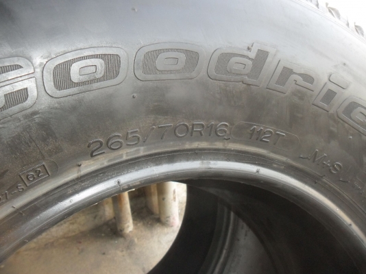 ยาง 265/70R16 สวยๆ 5 เส้น ราคา 3800 บาท ยาง 265/70R16 สวยๆ 5 เส้น ราคา 3800 บาท