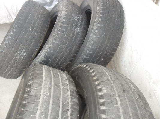 ยาง 265/70R16 สวยๆ 5 เส้น ราคา 3800 บาท ยาง 265/70R16 สวยๆ 5 เส้น ราคา 3800 บาท