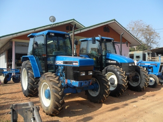 ขายแล้วขอบคุณเฮียสุรชัย กาญจนบุรีมากครับ รถไถฟอร์ด6640 2เพลา คานคาราโร่ ดุมมนรุ่นใหม่ เครื่องดี+เกียร์12X12+ท้ายธรรมดา