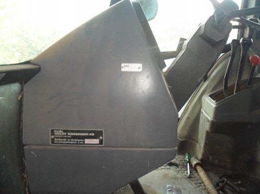 ขายแล้วขอบคุณเฮียสุรชัย กาญจนบุรีมากครับ รถไถฟอร์ด6640 2เพลา คานคาราโร่ ดุมมนรุ่นใหม่ เครื่องดี+เกียร์12X12+ท้ายธรรมดา