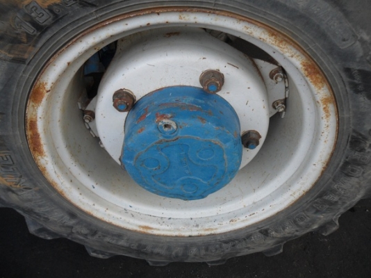 ขายแล้วขอบคุณเฮียสุรชัย กาญจนบุรีมากครับ รถไถฟอร์ด6640 2เพลา คานคาราโร่ ดุมมนรุ่นใหม่ เครื่องดี+เกียร์12X12+ท้ายธรรมดา