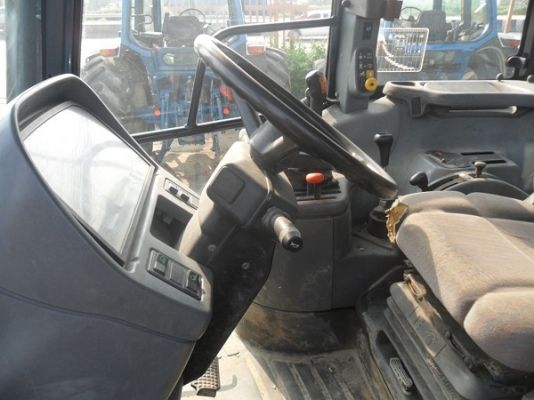 ขายรถไถฟอร์ด TS90 NEW HOLLAND เครื่องดี เกียร์24X24 ท้ายธรรมดา มีตู้สภาพสวยภายในสวยครบๆ