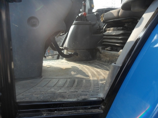 ขายรถไถฟอร์ด TS90 NEW HOLLAND เครื่องดี เกียร์24X24 ท้ายธรรมดา มีตู้สภาพสวยภายในสวยครบๆ