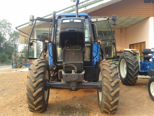 ขายรถไถฟอร์ด TS90 NEW HOLLAND เครื่องดี เกียร์24X24 ท้ายธรรมดา มีตู้สภาพสวยภายในสวยครบๆ