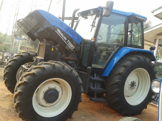 ขายรถไถฟอร์ด TS90 NEW HOLLAND เครื่องดี เกียร์24X24 ท้ายธรรมดา มีตู้สภาพสวยภายในสวยครบๆ