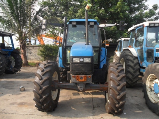 ขายรถไถฟอร์ด TS90 NEW HOLLAND เครื่องดี เกียร์24X24 ท้ายธรรมดา มีตู้สภาพสวยภายในสวยครบๆ
