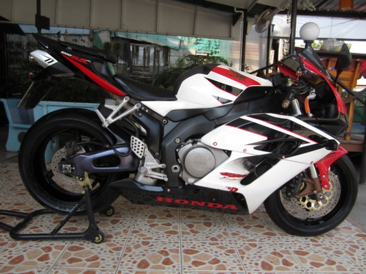 cbr1000rr ปี05 รถสวย ทะเบียนพร้อมโอน(โอนนอก) มีบริการส่งรถ