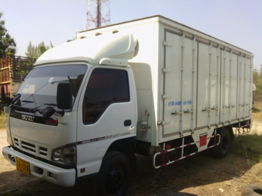 6 ล้อ *ตู้ 10บาน* ISUZU *Euro2* NQR 175แรงม้า *คอมมอนเรว* ยาว 5.50ม. * รถสวยเดิม *รถห้างแท้*