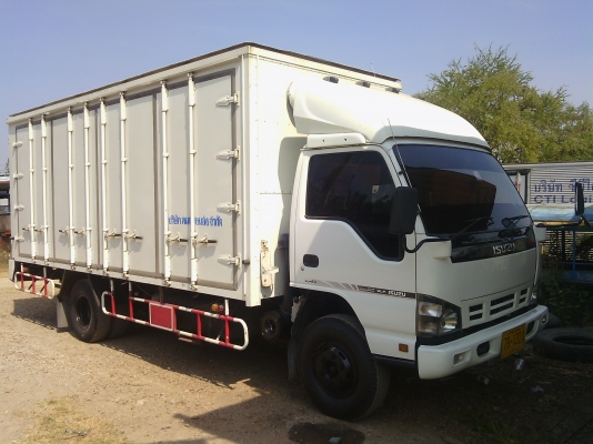 6 ล้อ *ตู้ 10บาน* ISUZU *Euro2* NQR 175แรงม้า *คอมมอนเรว* ยาว 5.50ม. * รถสวยเดิม *รถห้างแท้*
