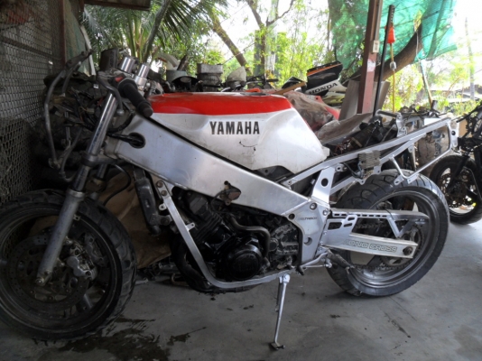 ขายเหมา FZR 750 และ FZR400  ไปปั้นต่อ หรือ ทำอะหลั่ย (มีคลิปให้ชม ต่อรองได้ ส่งได้ทั่วไทยครับ)