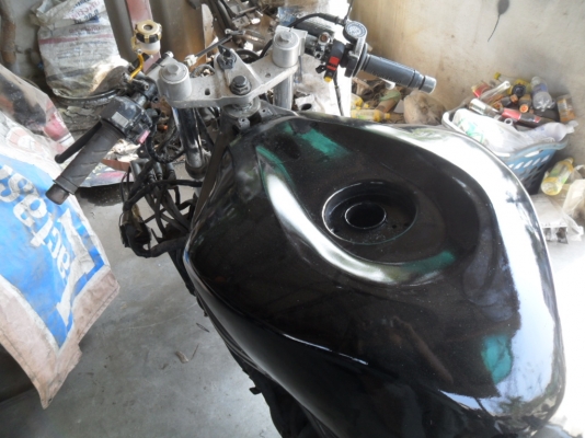 ขายเหมา FZR 750 และ FZR400  ไปปั้นต่อ หรือ ทำอะหลั่ย (มีคลิปให้ชม ต่อรองได้ ส่งได้ทั่วไทยครับ)