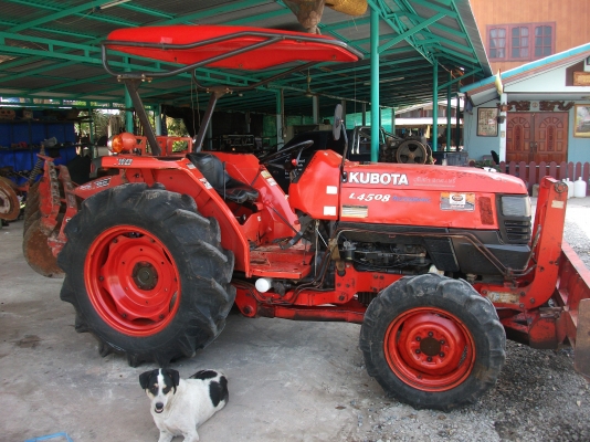 วันครู..บัญชาแทรคเตอร์ มีรถสวยมาฝาก L4508+ใบดันหน้า+ผานพรวน  22*6 ชั่วโมงทำงาน 1XXX ชม. สวย สด สภาพเดิม...