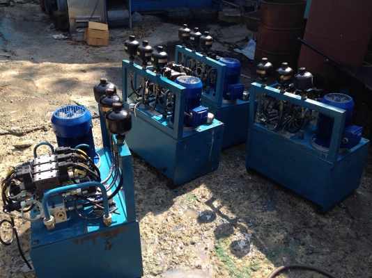 ขายปั้มน้ำมันไฮโดรลิค ขนาดมอเตอร์ 2 HP. 380 V ซาลีนอยวาล์ว 24 VDC สภาพสวยมาก พร้อมใช้งาน อุปกรณ์ครบ มี 4 ชุดครับ