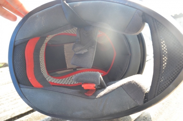 หมวกเต็มใบ bilmola ดำเงา ไซค์ M คนใส่ L ใส่ได้ครับผม