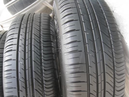 ขายล้อแม็ก honda city 15"x5.5" et45 4 รู 100 ล้อมีรอยที่ขอบบางๆ 1 วงครับ แต้มสีแล้วไม่น่าเกลียดครับ+ ยาง michelin energy xm1 175/65r15 ยางผลิตสัปดาห์ที่ 47 ปี 12 ดอกยางยังหนาครับ ขายทั้งชุด 9,900 บาทครับ สนใจติดต่อเล็กคลองสามครับ (081-3747940)