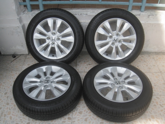 ขายล้อแม็ก honda city 15"x5.5" et45 4 รู 100 ล้อมีรอยที่ขอบบางๆ 1 วงครับ แต้มสีแล้วไม่น่าเกลียดครับ+ ยาง michelin energy xm1 175/65r15 ยางผลิตสัปดาห์ที่ 47 ปี 12 ดอกยางยังหนาครับ ขายทั้งชุด 9,900 บาทครับ สนใจติดต่อเล็กคลองสามครับ (081-3747940)
