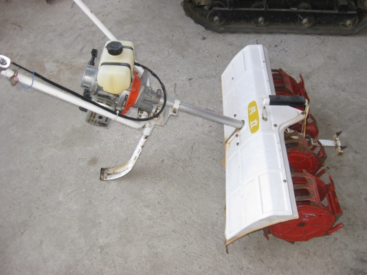 เครื่องพรวนหญ้าในร่องนาดำ