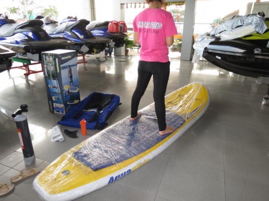 ขายเครื่องเล่น Cascade 10'0" ของ Aquaglide ราคาถูกมาก