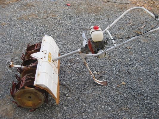 เครื่องพรวนหญ้าในร่องนาดำ