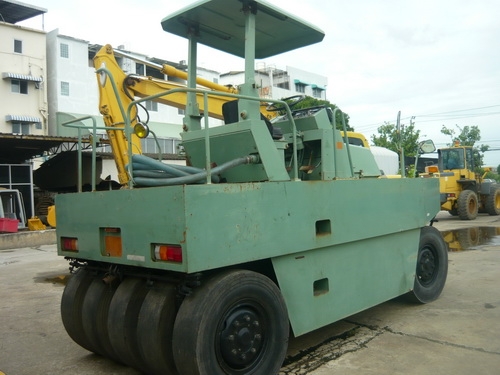 รถบด 9 ล้อยาง Sakai TS200 รถเก่านอก ตรวจเช็คระบบโดยช่างผู้ชำนาญการพร้อมรับประกันให้