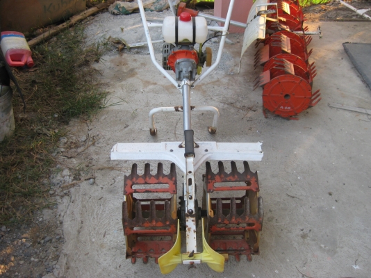 เครื่องพรวนหญ้าในร่องนาดำ